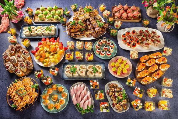 Аренды столов и стульев для мероприятий. Организация кейтеринга под ключ