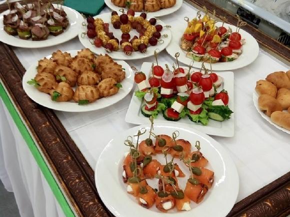 Фуршетный сет с горячими закусками на 13-15 персон в Кемерово