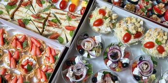 Фуршетный сет стандарт с горячими закусками на 20-25 персон